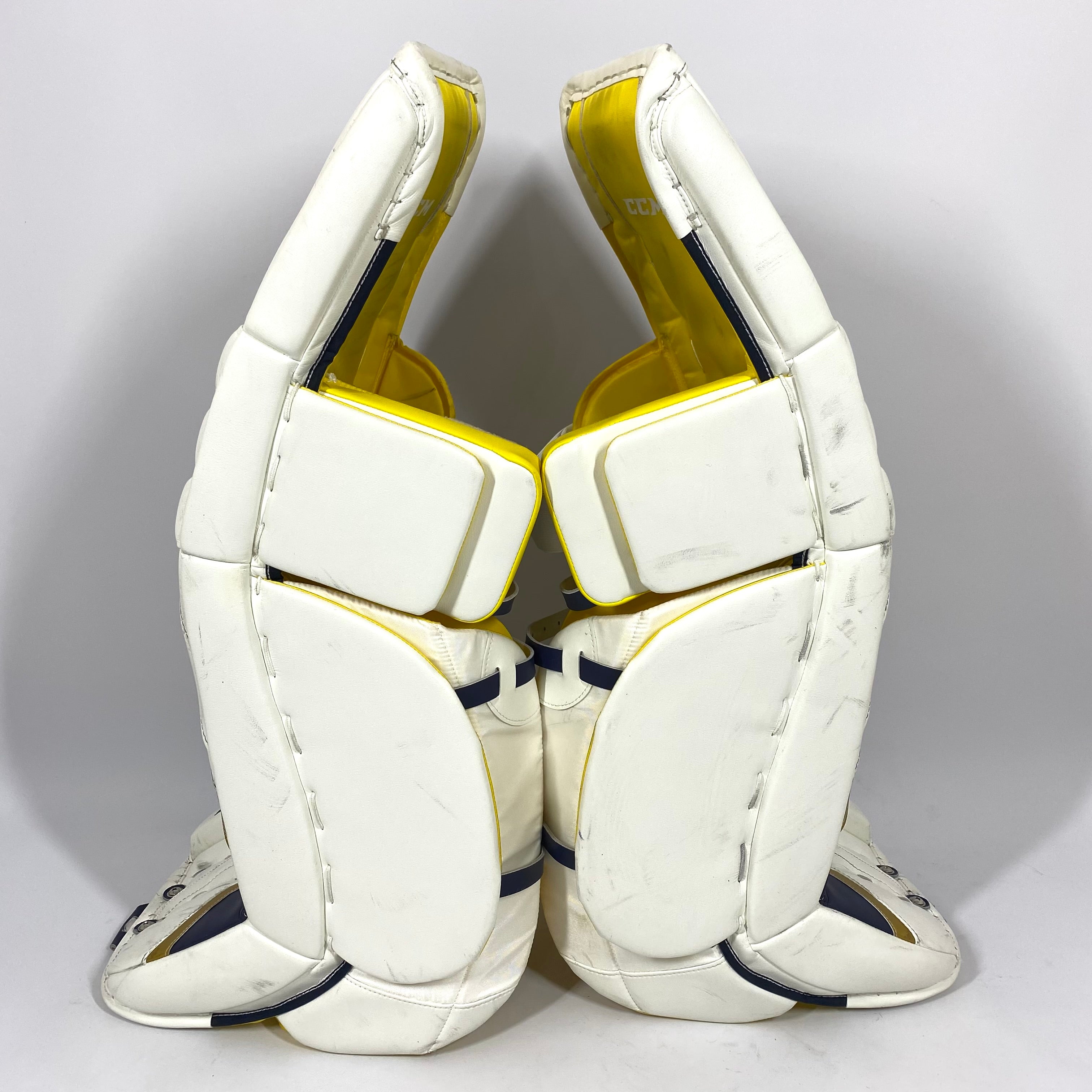 CCM Extreme Flex 4 - Jambières de gardien de but NCAA Pro Stock Senior d'occasion (blanc/or)